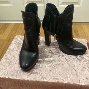 Black ankle Lucca Lane boot with chunky heel - size 6.5. Goth retro style!